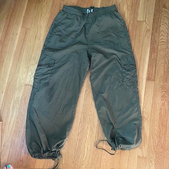 Abercrombie Social Tourist Army Green Womens Cargo Drawstring Pants Size Large - Picture 1 of 11
